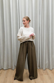 Demi trousers